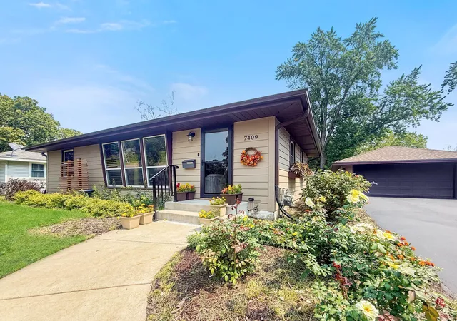 Photo 2 of Sale Pending at 7409 15th Avenue S, Minneapolis, MN 55423 | MLS# 7095590 | Listing updated on 2026-08-27