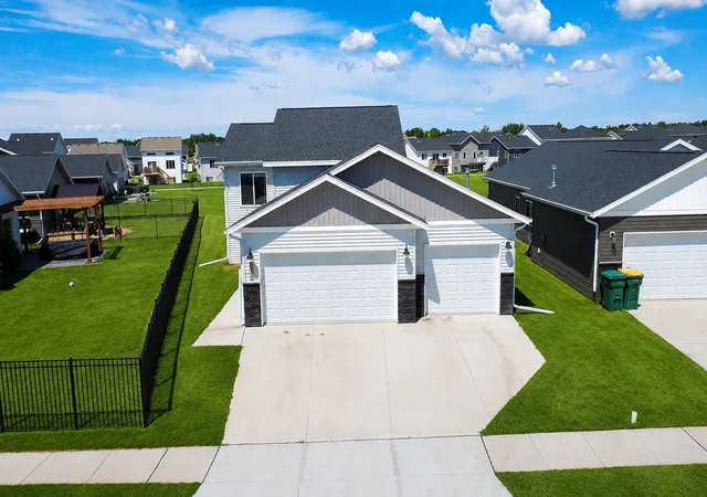 1st image of 6879 67th St S, Horace, ND 58047 | MLS# 7095594