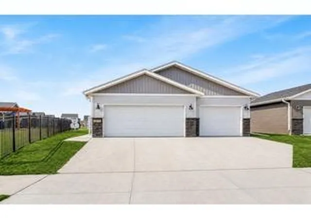 Homes for sale in Horace, ND | 6879 67th St S, Horace, ND 58047 | MLS# 7095594