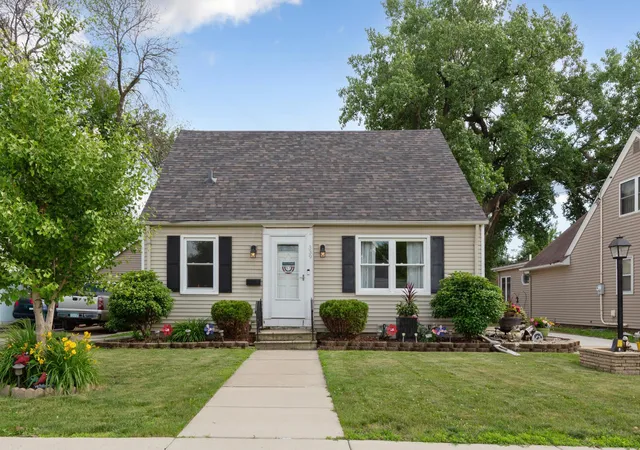 Homes for sale in Mankato, MN | 339 Jefferson Ave, Mankato, MN 56003 | MLS# 7095631