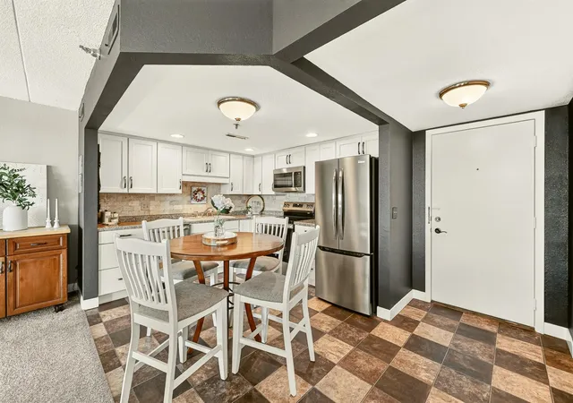 2nd image of 625 19th St Nw #802, Rochester, MN 55901 | MLS# 7095646