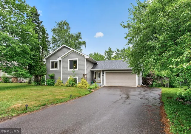 Homes for sale in Mahtomedi, MN | 266 Hallam Curv, Mahtomedi, MN 55115 | MLS# 7095667
