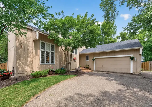 Photo 3 of Sale Pending at 7001 Beacon Cir, Eden Prairie, MN 55346 | MLS# 7095669 | Listing updated on 2026-08-12