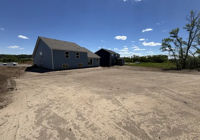 Photo 3 of Sale Pending at 1271 Hadley Hills Dr Ne, Rochester, MN 55906 | MLS# 7095671 | Listing updated on 2026-09-30