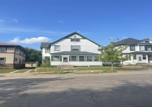 Listing Photo 3 - Condo for sale in building located at 365 Case Ave, St. Paul, MN 55130