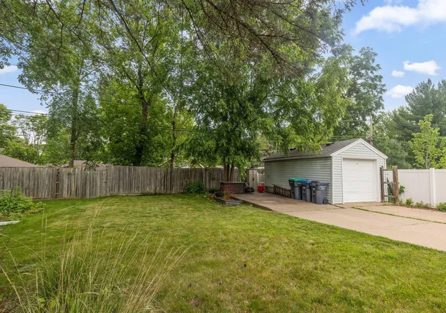 Homes for sale in North Saint Paul, MN | 2711 5th Ave E, North Saint Paul, MN 55109 | MLS# 7095744