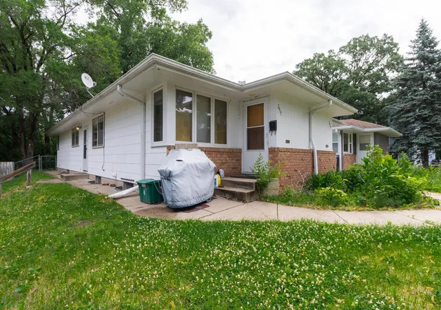Homes for sale in Minneapolis, MN | 2417 Cole Ave Se, Minneapolis, MN 55414 | MLS# 7095760