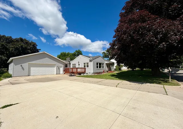 Homes for sale in Grove City, MN | 404 2nd St S, Grove City, MN 56243 | MLS# 7095780