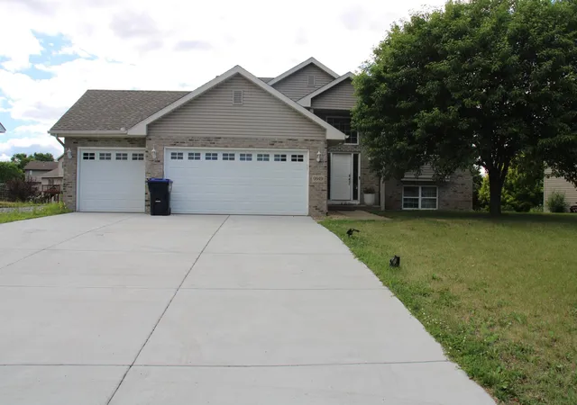 Homes for sale in Monticello, MN | 9919 Weston Dr, Monticello, MN 55362 | MLS# 7095782
