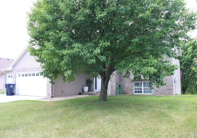 Homes for sale in Monticello, MN | 9919 Weston Dr, Monticello, MN 55362 | MLS# 7095782