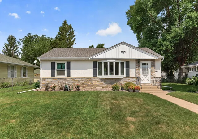 2nd image of 6618 Fairview Ave N, Minneapolis, MN 55428 | MLS# 7095784