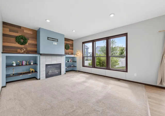 Photo 2 of Single family home for sale at 13959 Ashford Path, Rosemount, MN 55068 | MLS# 7095793 | Listing updated on 2026-09-30