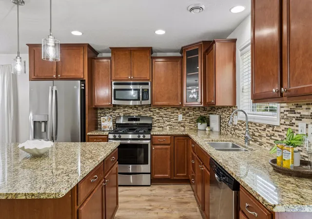4th image of 3981 Cedar Grove Ln, Saint Paul, MN 55122 | MLS# 7095805