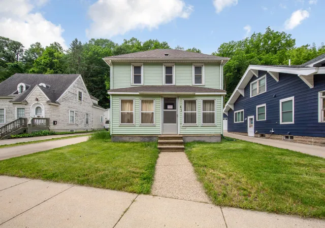 Homes for sale in Mankato, MN | 413 Glenwood Ave, Mankato, MN 56001 | MLS# 7095807