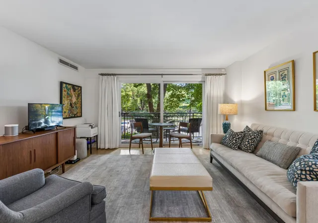 1st image of 210 W Grant St #107, Minneapolis, MN 55403 | MLS# 7095811