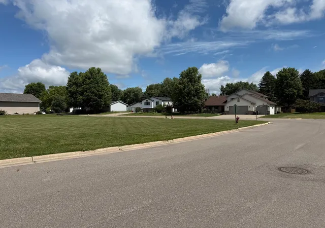 Homes for sale in Saint Clair, MN | 301 Hilton Dr, Saint Clair, MN 56080 | MLS# 7095823
