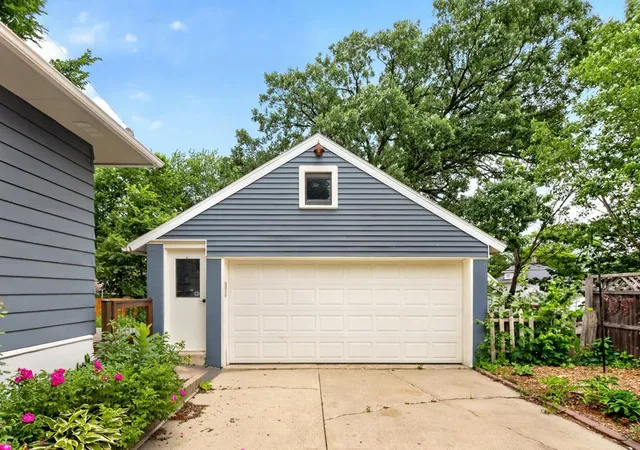 Photo 3 of Single family home for sale at 837 1st Street NW, Rochester, MN 55901 | MLS# 7095826 | Listing updated on 2026-08-27