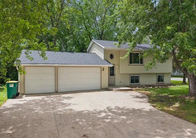 1st image of 845 3rd St N, Dassel, MN 55325 | MLS# 7095833