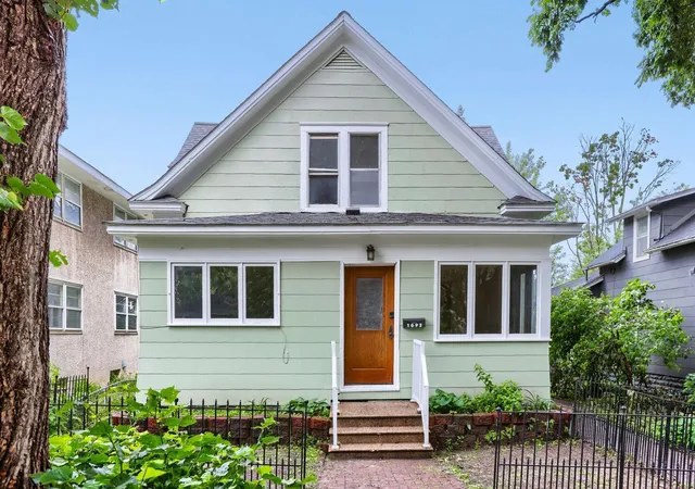 Photo 1 of Sale Pending at 1092 25th Avenue Se, Minneapolis, MN 55414 | MLS# 7095834 | Listing updated on 2026-09-02
