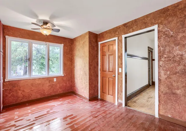 Photo 5 of Sale Pending at 1092 25th Avenue SE, Minneapolis, MN 55414 | MLS# 7095834 | Listing updated on 2026-09-02