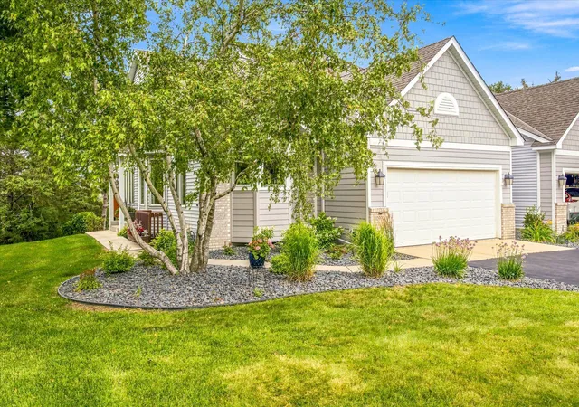 2nd image of 10970 Kiawah Dr, Eden Prairie, MN 55344 | MLS# 7095855