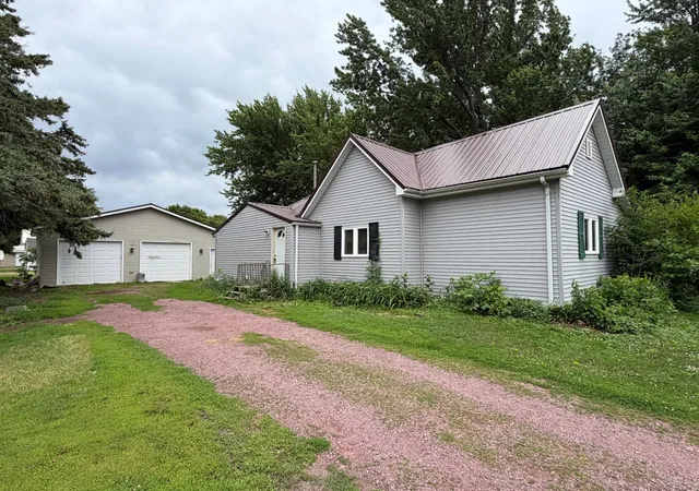 Homes for sale in Westbrook, MN | 427 Cedar Ave, Westbrook, MN 56183 | MLS# 7095865
