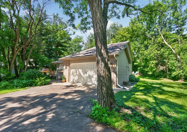 Homes for sale in Chanhassen, MN | 6440 Oriole Ave, Chanhassen, MN 55331 | MLS# 7095869