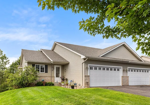 Homes for sale in Roberts, WI | 322 Wildwood Cir, Roberts, WI 54023 | MLS# 7095872