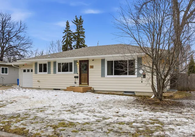 2nd image of 90 25th Ave N, Fargo, ND 58102 | MLS# 7095873