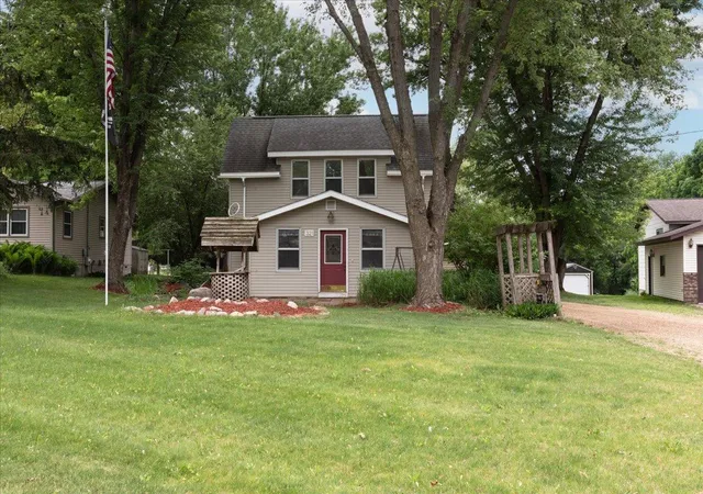 2nd image of 321 Drier St, Durand, WI 54736 | MLS# 7095891