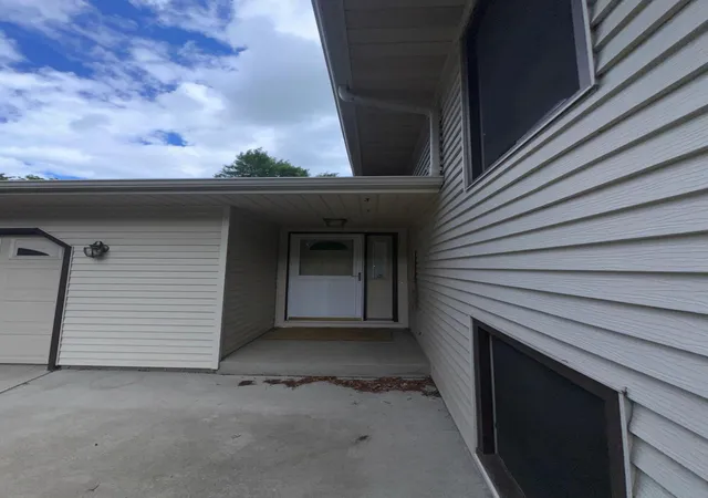 Homes for sale in Howard Lake, MN | 1012 8th Ave, Howard Lake, MN 55349 | MLS# 7095912