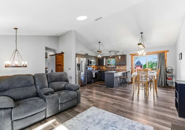 4th image of 13676 Marigold St Nw, Andover, MN 55304 | MLS# 7095947