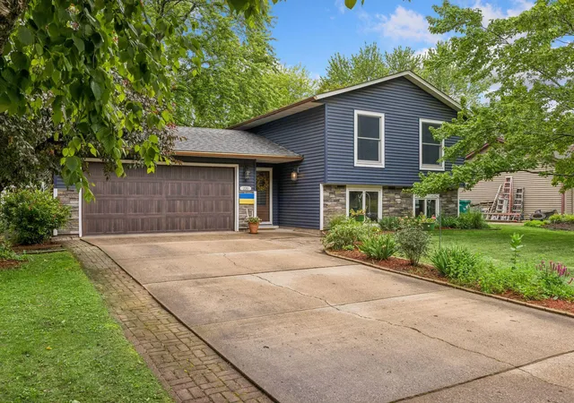 Homes for sale in Stillwater, MN | 220 Edgewood Ave, Stillwater, MN 55082 | MLS# 7095949