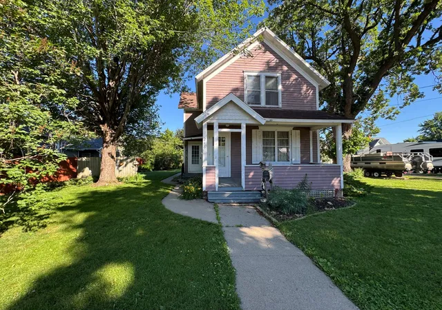 Homes for sale in Lake City, MN | 218 W Jewell Ave, Lake City, MN 55041 | MLS# 7095954