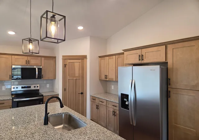 Photo 4 of Single family home for sale at 2118 Nelson St, Saint Peter, MN 56082 | MLS# 7095958 | Listing updated on 2026-08-31
