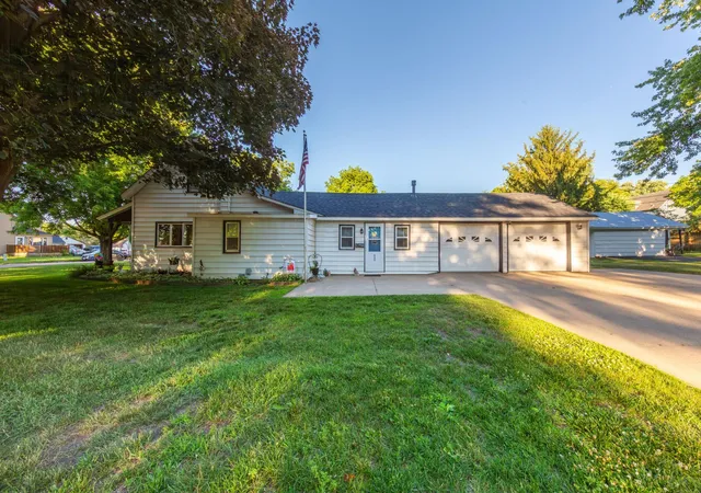 Homes for sale in Faribault, MN | 533 9th St Nw, Faribault, MN 55021 | MLS# 7095963