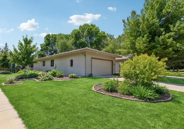 Photo 1 of Townhouse for sale at 701 Hackerson Ct, Northfield, MN 55057 | MLS# 7095995 | Listing updated on 2026-08-25
