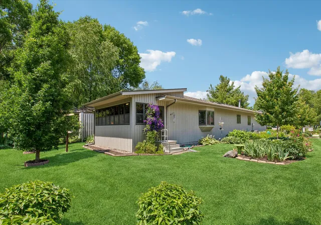 Photo 2 of Townhouse for sale at 701 Hackerson Ct, Northfield, MN 55057 | MLS# 7095995 | Listing updated on 2026-08-25