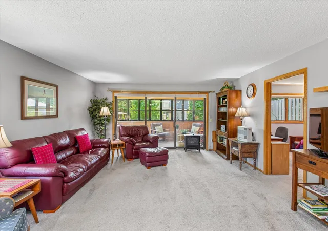 Photo 3 of Townhouse for sale at 701 Hackerson Ct, Northfield, MN 55057 | MLS# 7095995 | Listing updated on 2026-08-25