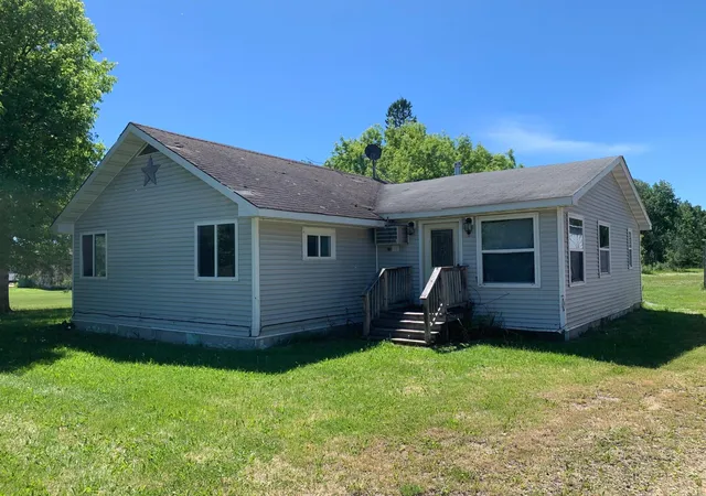 Homes for sale in International Falls, MN | 3121 County Road 2 S, International Falls, MN 56649 | MLS# 7096026