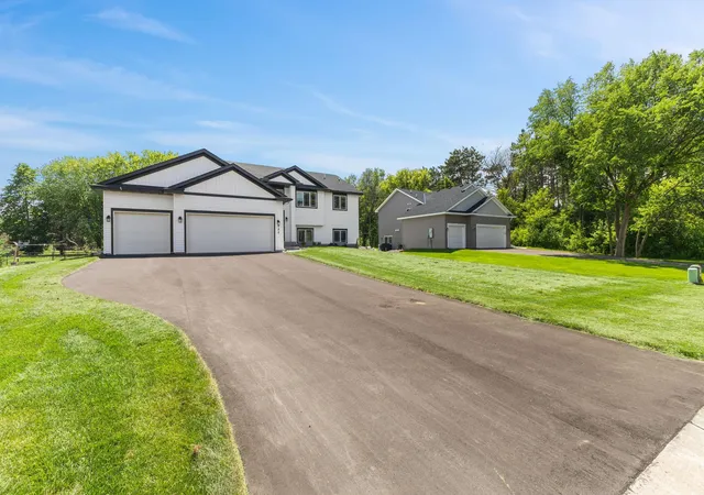 Photo 2 of Single family home for sale at 520 Lois Ln, Circle Pines, MN 55014 | MLS# 7096041 | Listing updated on 2026-08-04