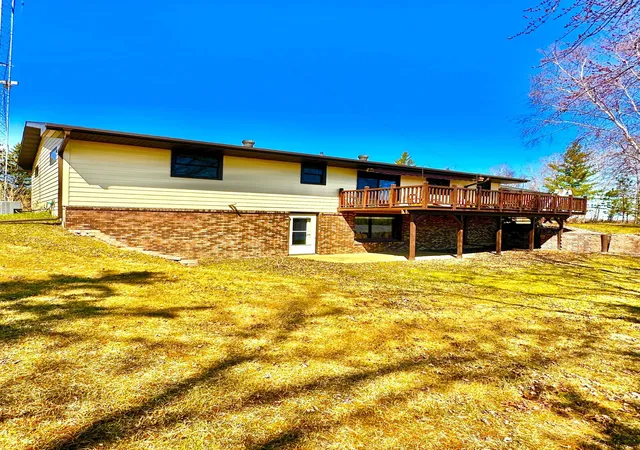 Photo 3 of Single family home for sale at 1421 Riverside Dr NW, Baudette, MN 56623 | MLS# 7096065 | Listing updated on 2026-06-25
