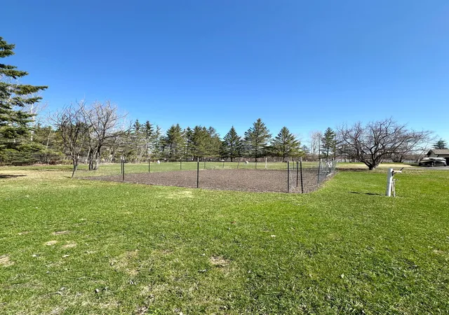 Photo 4 of Single family home for sale at 1421 Riverside Dr NW, Baudette, MN 56623 | MLS# 7096065 | Listing updated on 2026-06-25