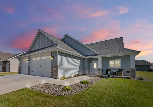 Homes for sale in North Branch, MN | 38209 Everett Ave, North Branch, MN 55056 | MLS# 7096078