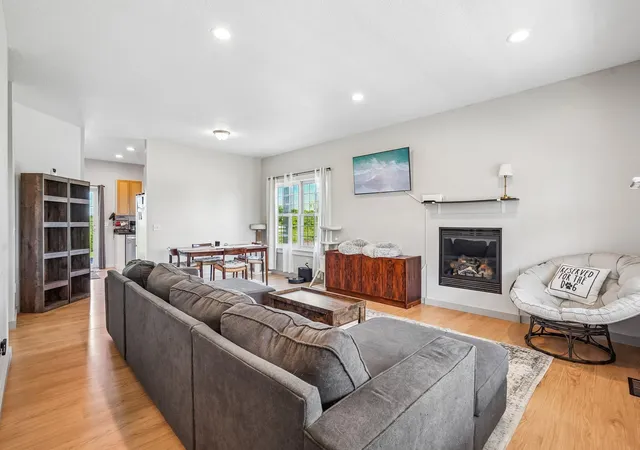 3rd image of 153 Summerfield Dr, Waverly, MN 55390 | MLS# 7096090
