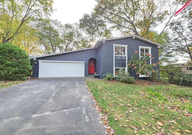Homes for sale in Vadnais Heights, MN | 4174 Oakcrest Dr, Vadnais Heights, MN 55127 | MLS# 7096098