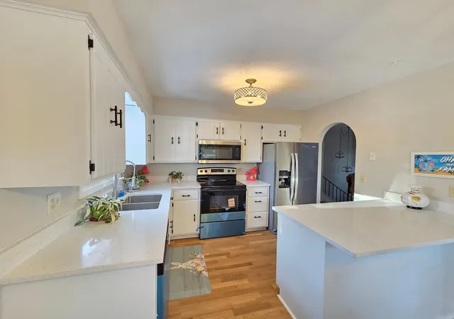 Homes for sale in Vadnais Heights, MN | 4174 Oakcrest Dr, Vadnais Heights, MN 55127 | MLS# 7096098