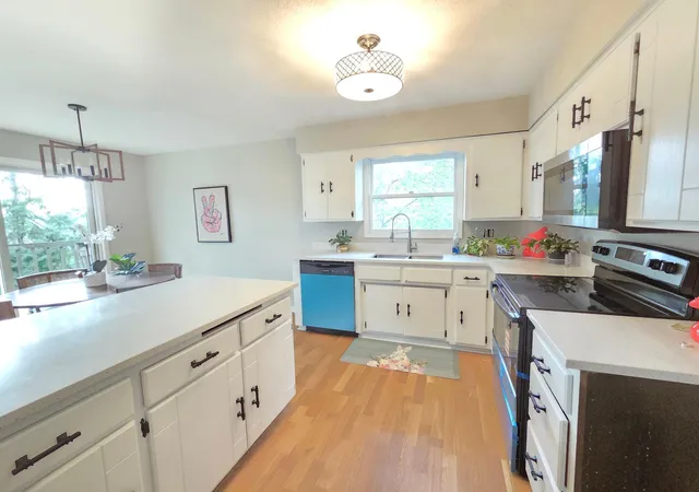 Photo 3 of Single family home for sale at 4174 Oakcrest Dr, Saint Paul, MN 55127 | MLS# 7096098 | Listing updated on 2026-09-03