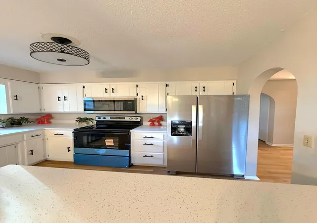 Photo 4 of Single family home for sale at 4174 Oakcrest Dr, Saint Paul, MN 55127 | MLS# 7096098 | Listing updated on 2026-09-03