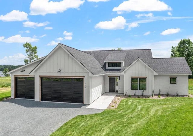 Photo 3 of Single family home for sale at 1625 Lake Ave, Luck, WI 54853 | MLS# 7096106 | Listing updated on 2026-08-29